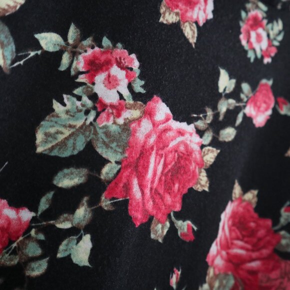 Roses floral bodycon maxi dress, XS - romantic feminine flattering scoop neck - Picture 4 of 4